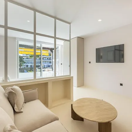 Apartment Bright Scandi-style With Stunning Garden Views *