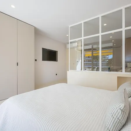 Апартаменти Bright Scandi-style With Stunning Garden Views