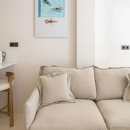 Bright Scandi-style With Stunning Garden Views *