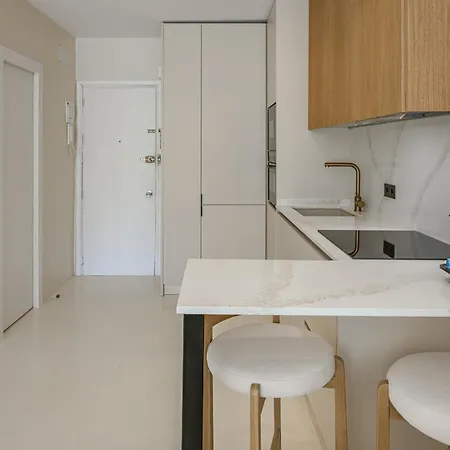 Апартаменти Bright Scandi-style With Stunning Garden Views Марбелья