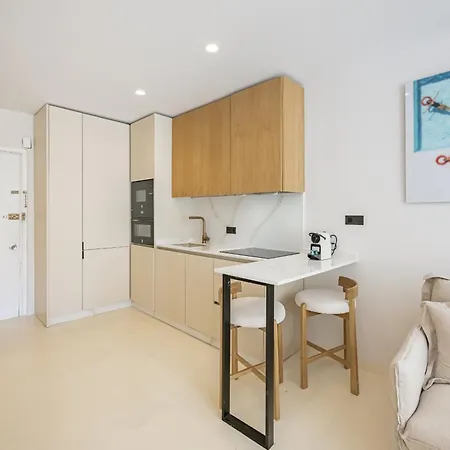 Bright Scandi-style With Stunning Garden Views شقة