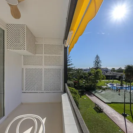 Апартаменти Bright Scandi-style With Stunning Garden Views