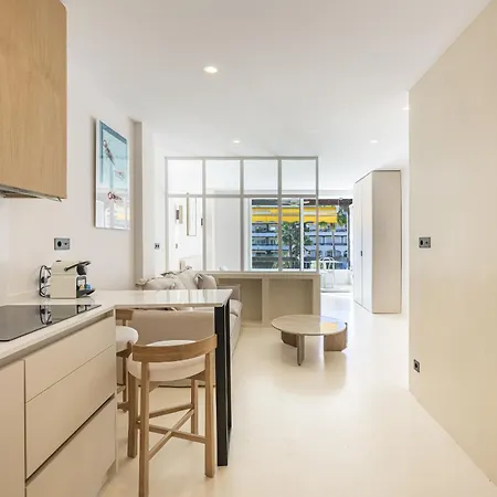 Bright Scandi-style With Stunning Garden Views דירה מארבלה